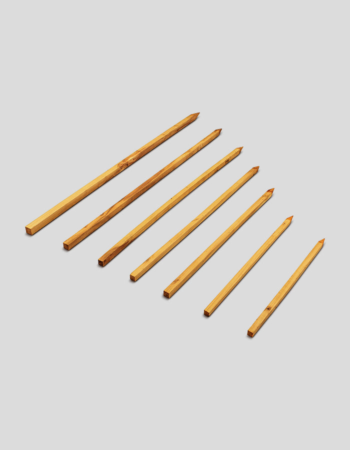 Pflanzpfähle vierkant, rau aus Robinienholz