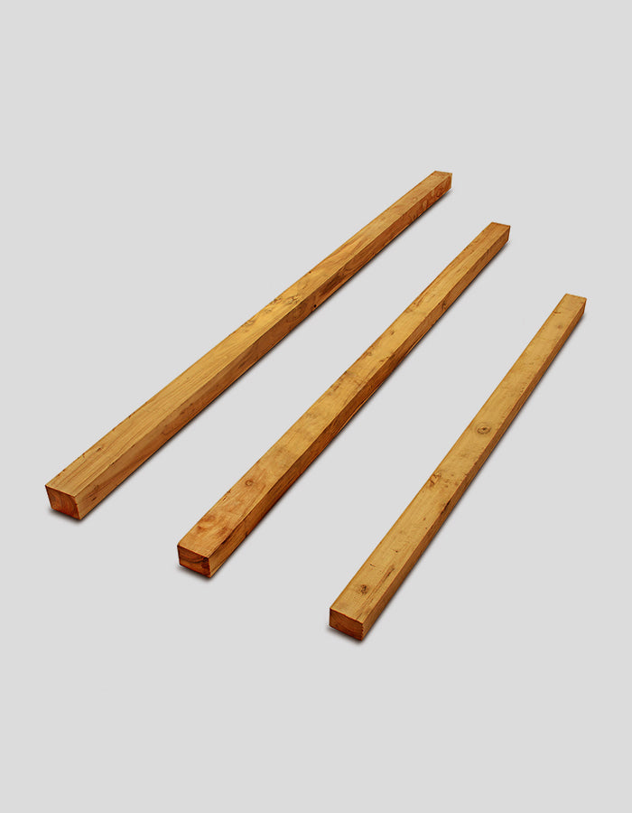 Unterzüge vierkant aus Robinienholz